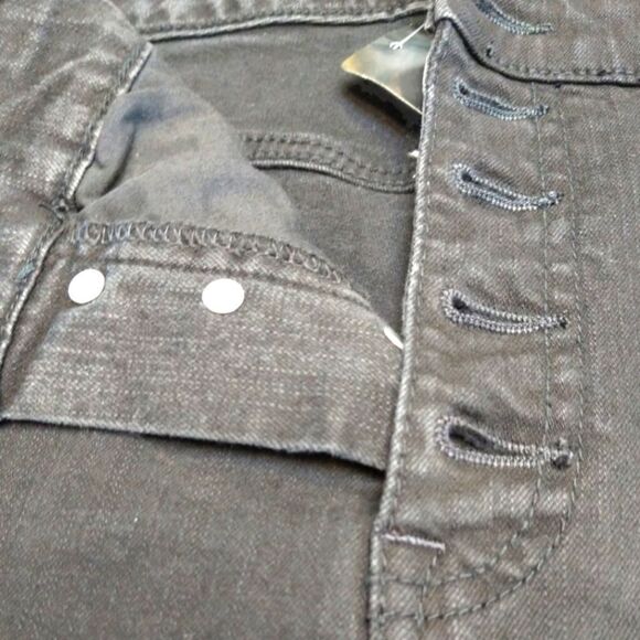 TORRID 5" High Rise  Black Shorts. SIZE 22 - Picture 7 of 16